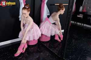 Heavenly hoe gets out of her pink ballet - Picture 1