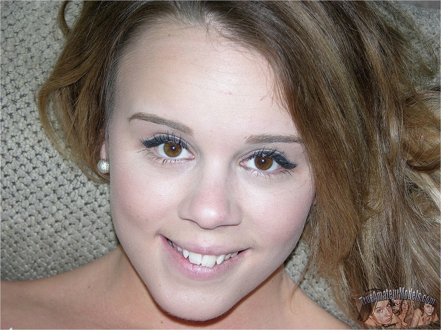 Sweet teen hottie strips off her pink blouse and white shorts then teases with her smoking hot body in sexy lingerie before she takes off her pink bra and shows her juicy tits then peels down her gray and pink panty and expose her lusty pussy on a gray couch before she grabs and sucks a dick on a gray bed. - XXXonXXX - Pic 7