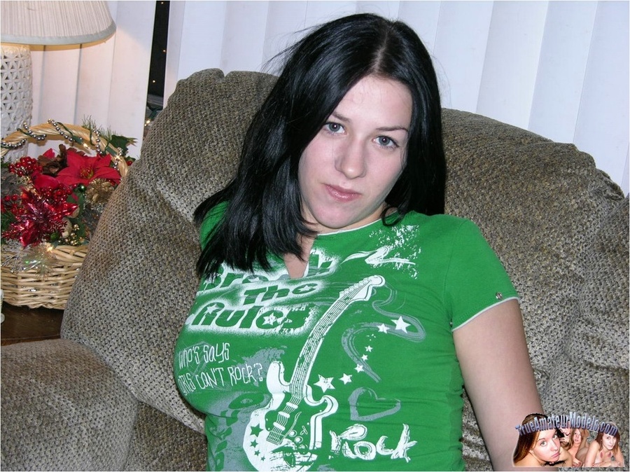 Pregnant babe takes off her green shirt and bares her luscious round boobs and big tummy before she peels down her white shorts and yellow panty and expose her juicy pussy on a maroon bed. - XXXonXXX - Pic 3