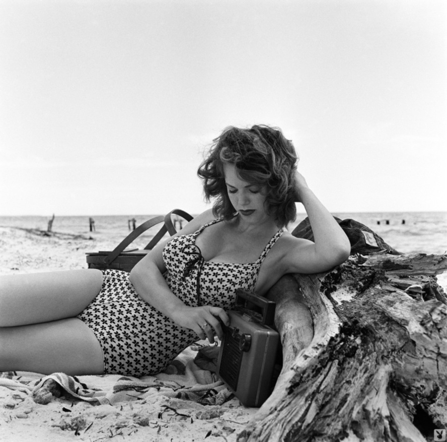 Vintage Playboy model showing her gorgeous  - XXX Dessert - Picture 11