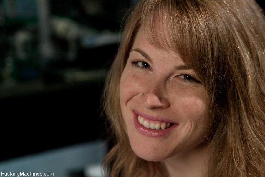 Super hot blonde gal using her sex toys to  - XXX Dessert - Picture 1