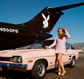 70's Playboy playmate displays her natural body so well