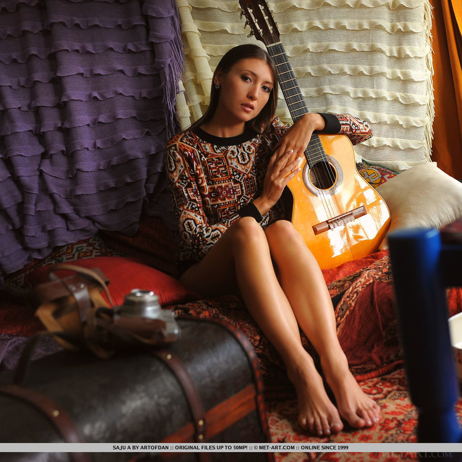 Foxy chick wearing her long multi-colored s - XXX Dessert - Picture 2