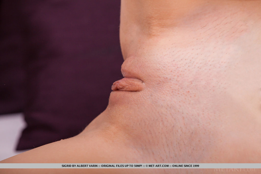 Luscious teen displays her petite boobs as  - XXX Dessert - Picture 5