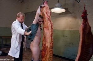 Horny butcher fucks his tied up coworker - XXX Dessert - Picture 2