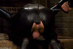 Kinky master loves torturing his gay sla - XXX Dessert - Picture 5
