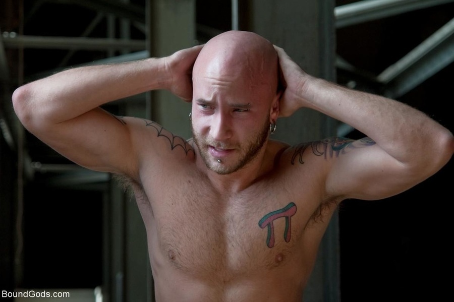 Bald tattooed lad gets his shitty hole inva - XXX Dessert - Picture 4