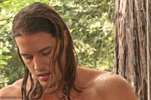 Long-haired Tarzan gets blindfolded, gag - Picture 3
