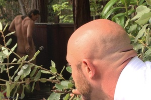 Long-haired Tarzan gets blindfolded, gag - Picture 4