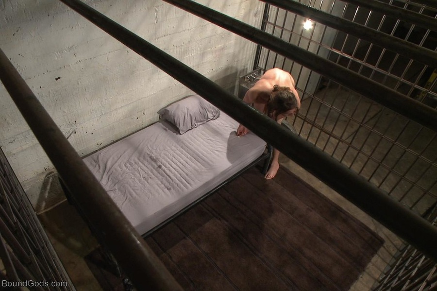 Kinky cop jeering his long-haired arrestee  - XXX Dessert - Picture 18