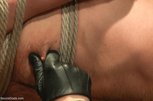 Two horny dudes in leather having fierce - Picture 13
