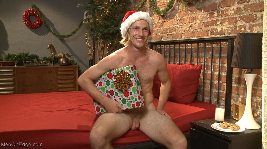 Handsome Santa gets used by two handsome du - XXX Dessert - Picture 18