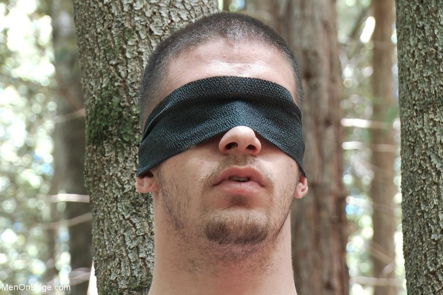 Blindfolded guy enjoys extreme sex in bonda - XXX Dessert - Picture 1