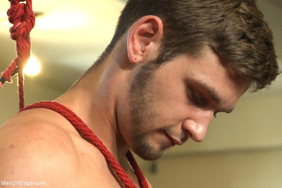 Bearded stud gets high while getting his po - XXX Dessert - Picture 9