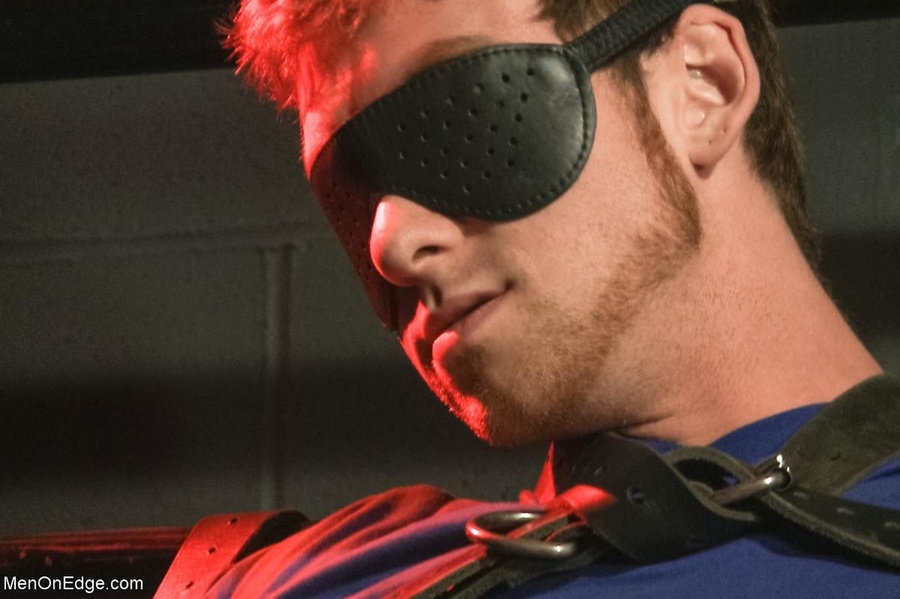 Muscular lad in superhero's cosplay gets je - XXX Dessert - Picture 2