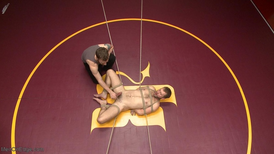 Bearded lad with buttplug and bondage gets  - XXX Dessert - Picture 4