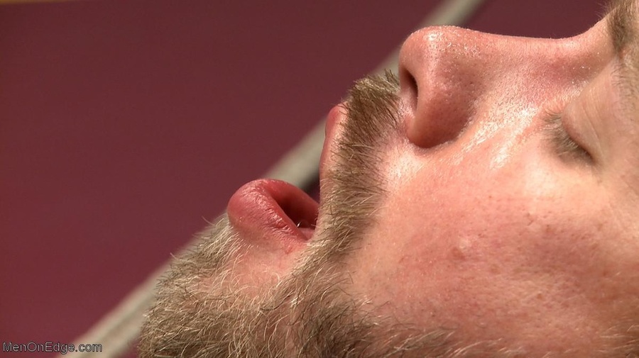 Bearded lad with buttplug and bondage gets  - XXX Dessert - Picture 6