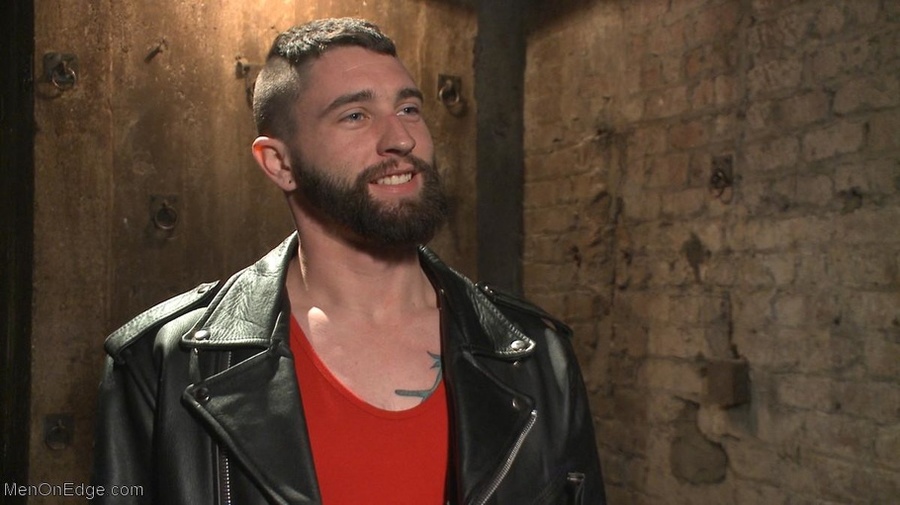 Tattooed bearded stud gets fixed with threa - XXX Dessert - Picture 1