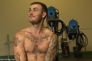 Tattooed stud gets his boner teased with - Picture 15
