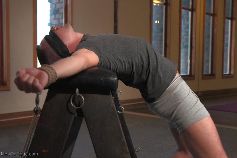 Top notch gay dude gets sucked off by an ho - XXX Dessert - Picture 1