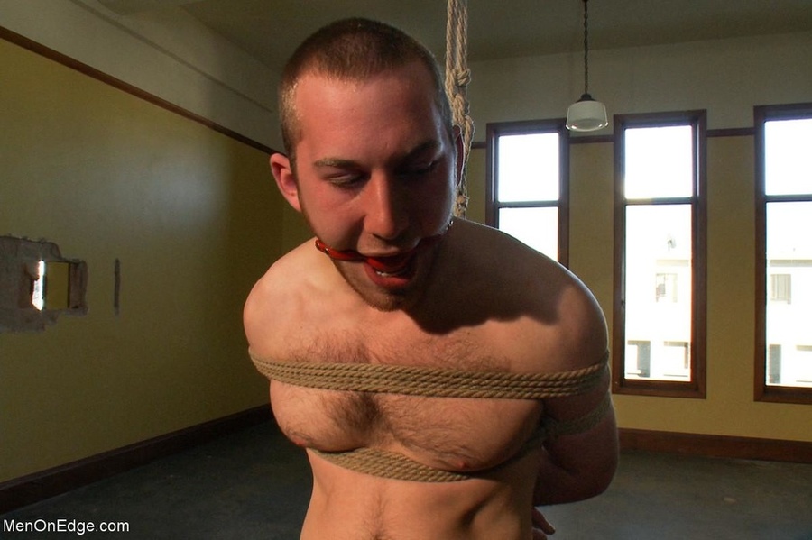 Good looking stud with a large cock gets hi - XXX Dessert - Picture 5