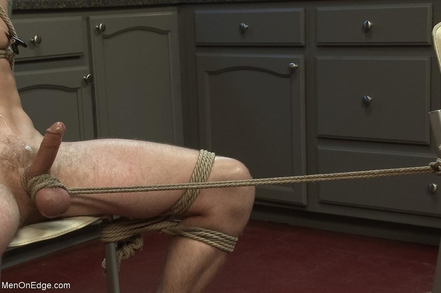 Dude tied up in ropes gets drilled and suck - XXX Dessert - Picture 4