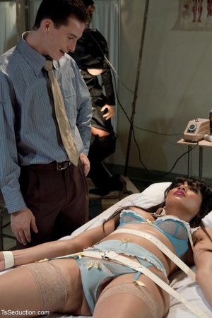 Kinky medical play sees a good doctor ge - Picture 2