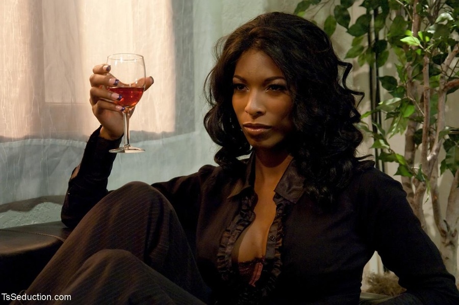 White guy worships the feet of his ladyboy  - XXX Dessert - Picture 2