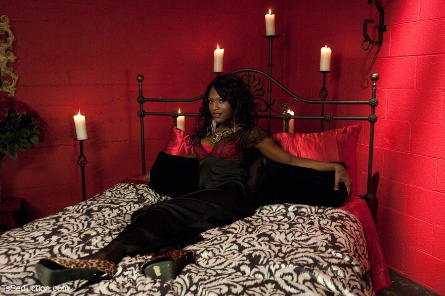 Tranny blows her load on a guy after she ha - XXX Dessert - Picture 1