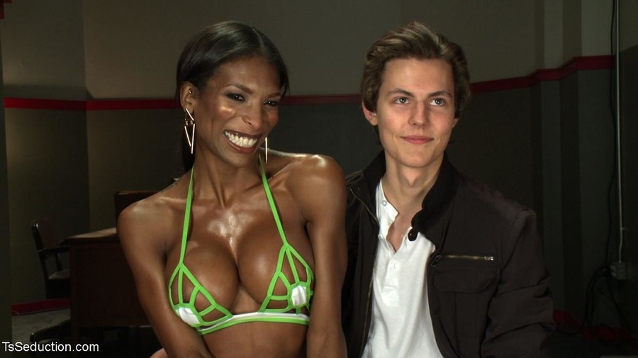 Athletic black beauty uses her dick on a gy - XXX Dessert - Picture 17