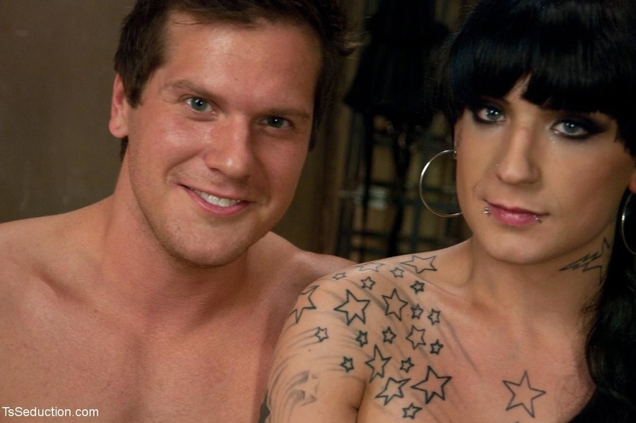 Ball-sucking bitch uses chains to subdue he - XXX Dessert - Picture 18