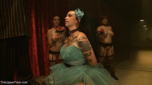 Babe loses her delightful blue ballerina - Picture 1