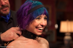 Wench with wildly colored hair gets a di - XXX Dessert - Picture 3