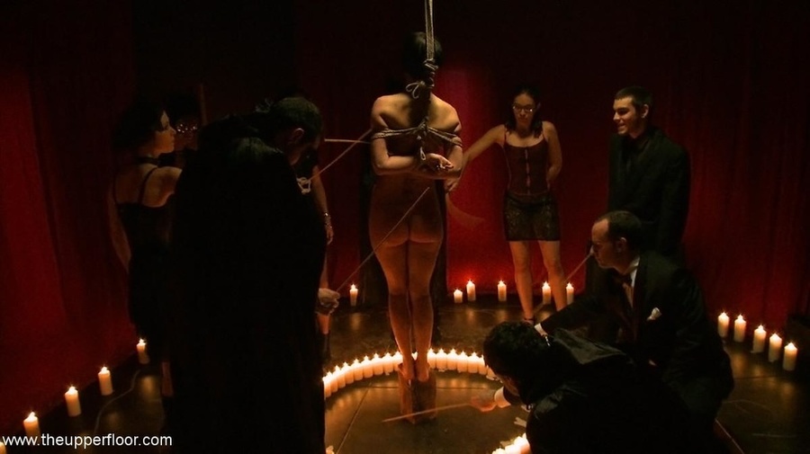 Pain-loving bitch with dark hair is caned a - XXX Dessert - Picture 3