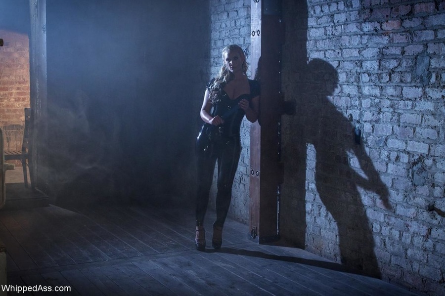 Blonde enjoys anal stimulations with the he - XXX Dessert - Picture 5