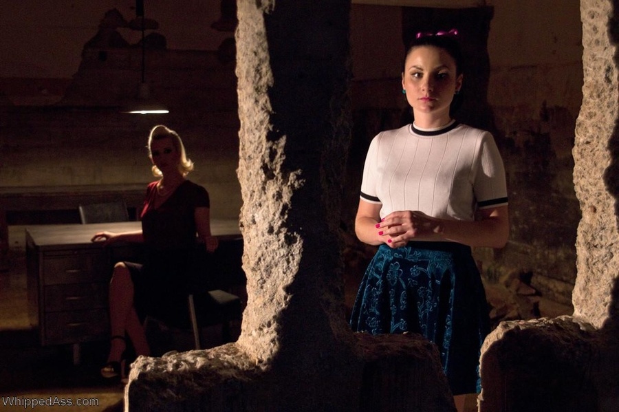 Three remarkable babes can turn you crazy i - XXX Dessert - Picture 7