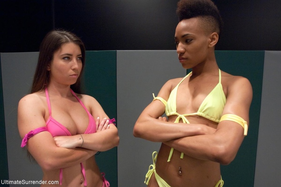 Brunette cutie is ready to fuck a gorgeous black girl - XXXonXXX - Pic 1