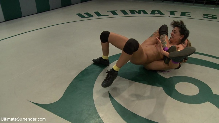 Dark haired slut gets nasty with a blonde lesbian chick - XXXonXXX - Pic 8