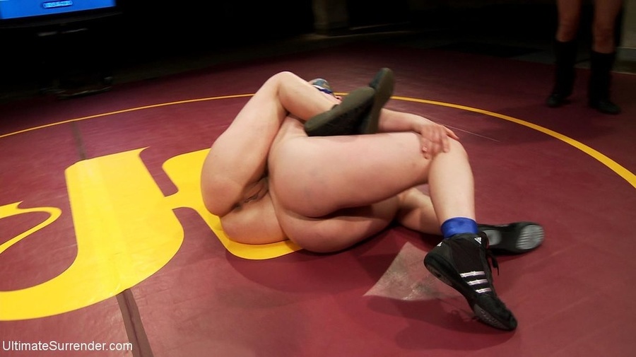 Short haired slut fucks her partner with a  - XXX Dessert - Picture 9