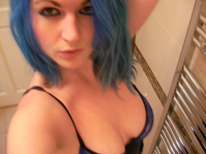 Blue haired girl in corset takes selfies of her big ass and tits - Picture 4