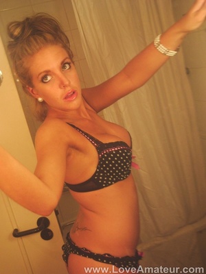 Glamorous blonde seeking fame sends selfies in her sexiest lingerie - XXXonXXX - Pic 2
