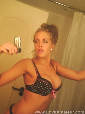 Glamorous blonde seeking fame sends selfies in her sexiest lingerie - XXXonXXX - Pic 4