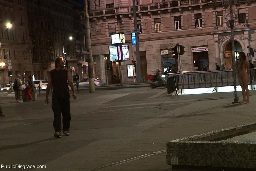 Public nudity punishes this slave for her b - XXX Dessert - Picture 17