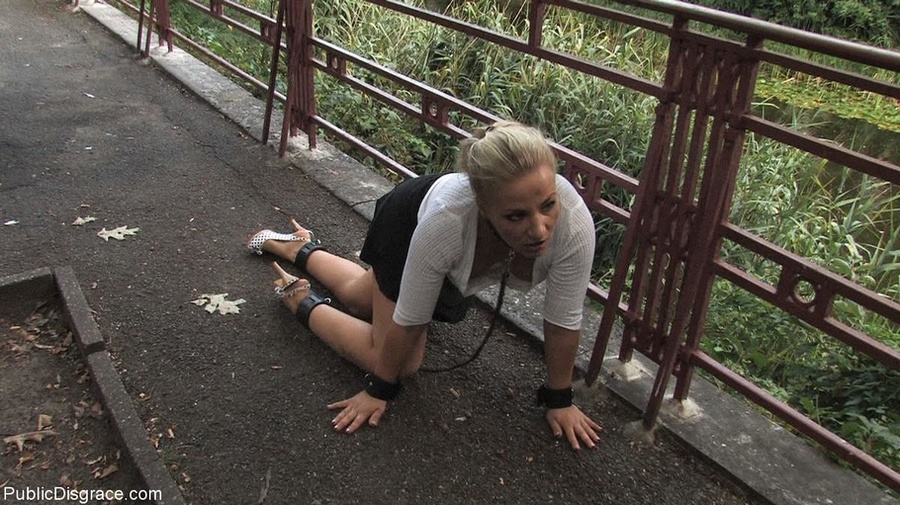 The things this blonde is made to do in pub - XXX Dessert - Picture 13