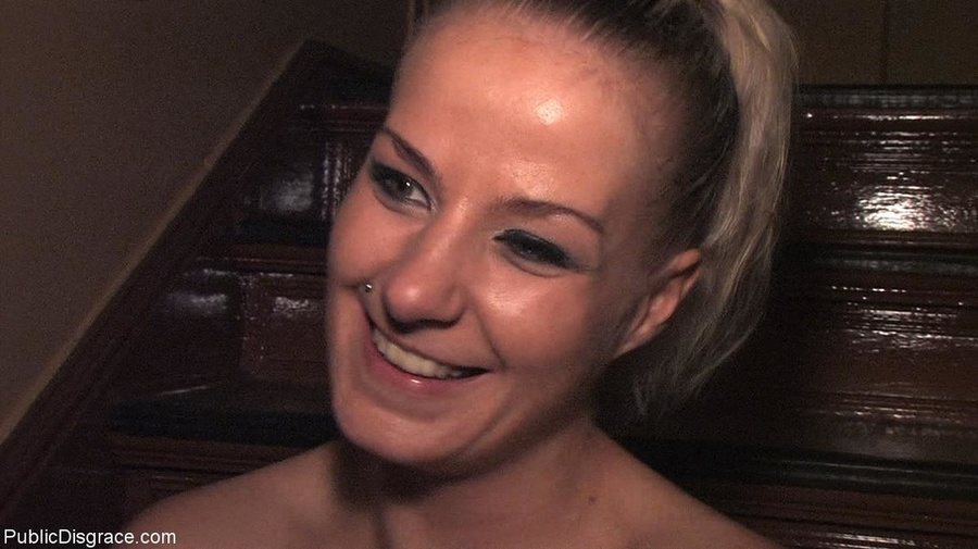 The things this blonde is made to do in pub - XXX Dessert - Picture 18
