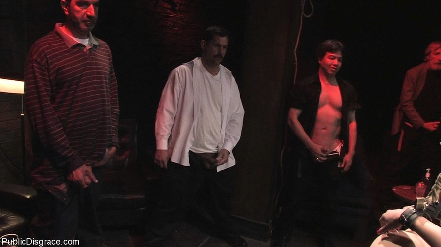 Dirty girl with a wide mouth wants a ration - XXX Dessert - Picture 11