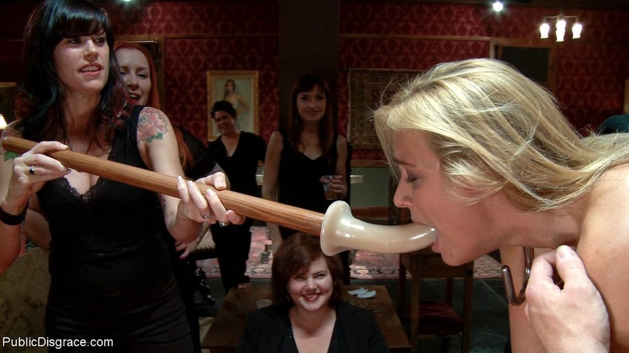 Alluring blonde remains focused on her miss - XXX Dessert - Picture 10