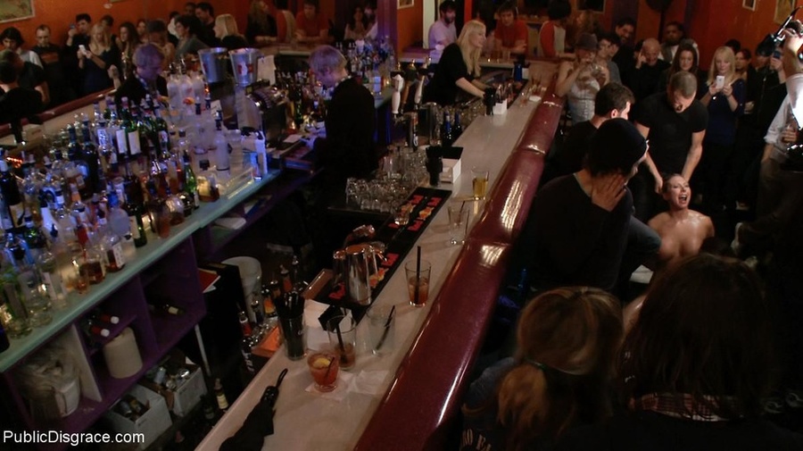 Bar patrons watch an agreeable babe perform - XXX Dessert - Picture 8