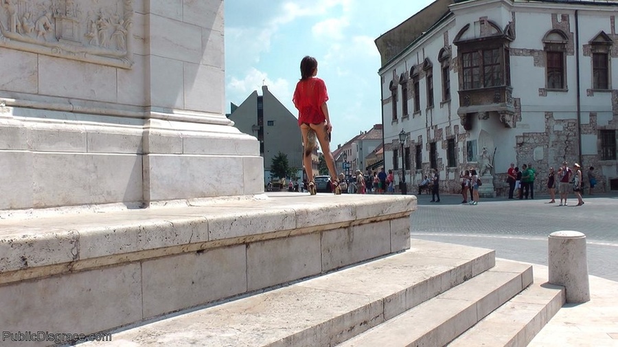 Tourists take photos of a slave who is made - XXX Dessert - Picture 4