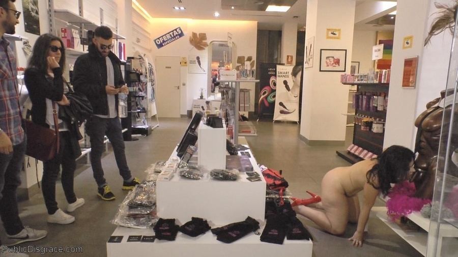 Curvy MILF walks around in nothing but red  - XXX Dessert - Picture 10